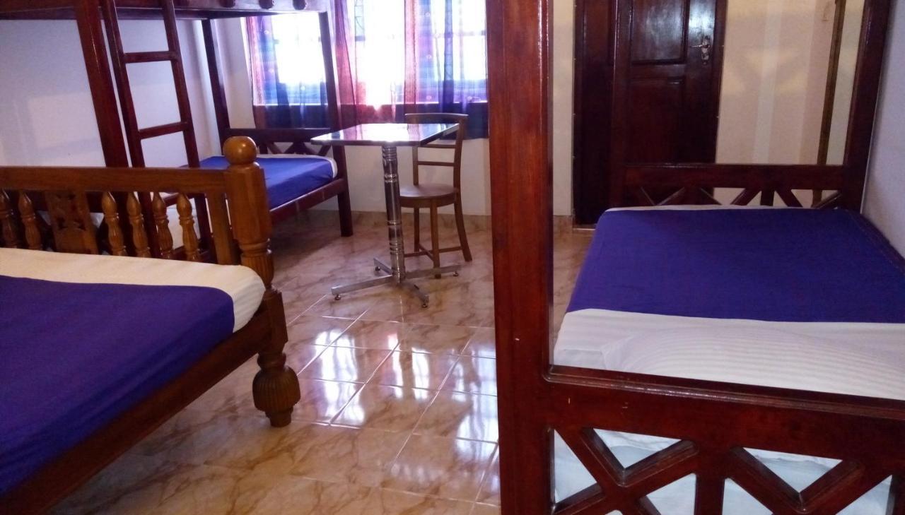 Hotel Cacao à Katunayaka Extérieur photo